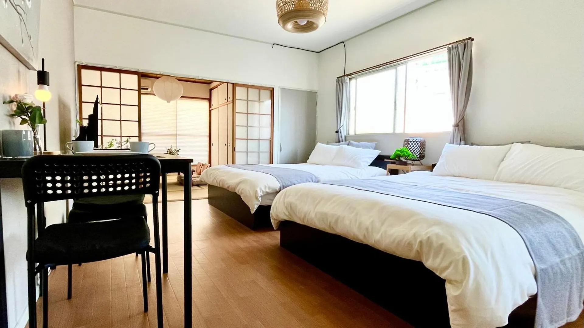 Kontakte von Omotenashi Stay Osaka 41M2 1Ldk 十三駅徒歩1分 梅田2分 神戸京都アクセス良好 和室のある家